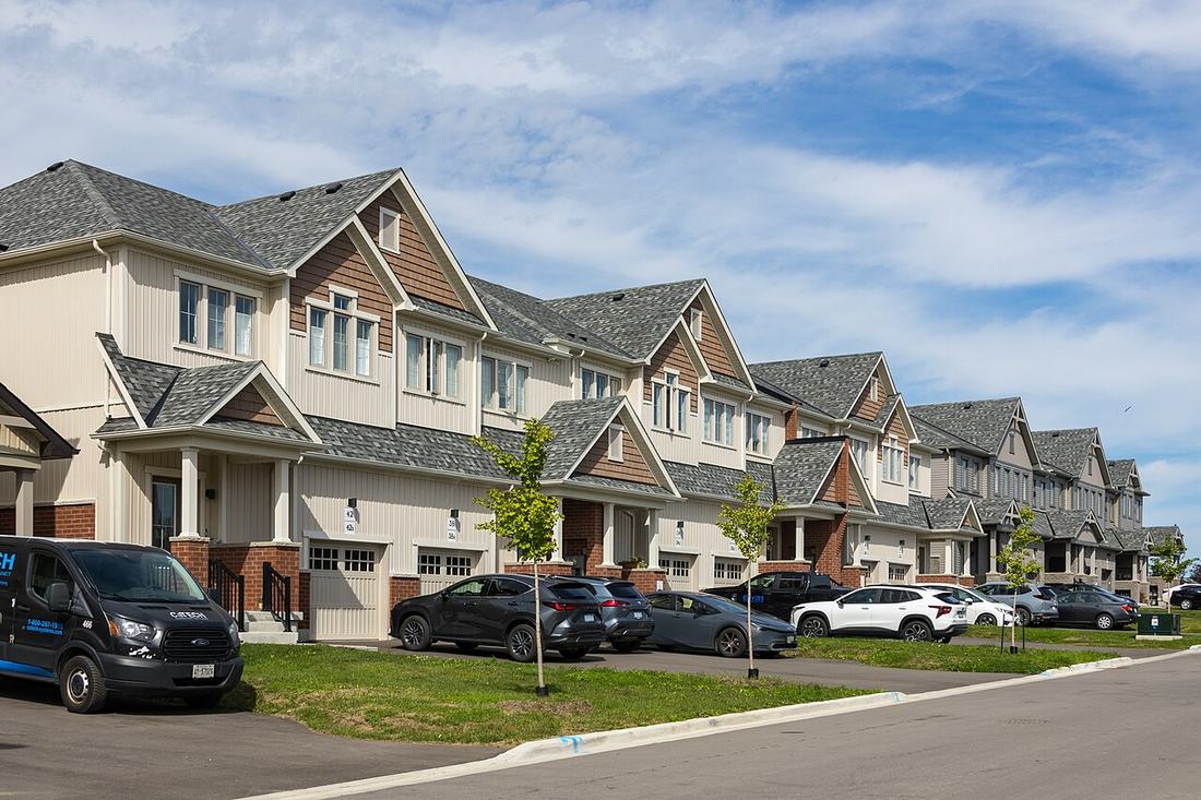 Suburban houses in Newcastle, Ontario